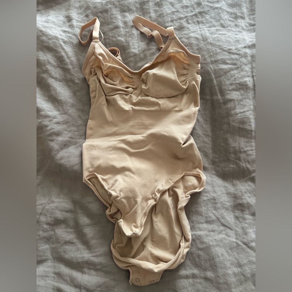 Skims body shapewear never worn without tags size L